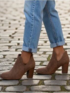 Brown Ankle Boots with Suede Finish and Wedge Heel, Side Zipper woman’s size 9